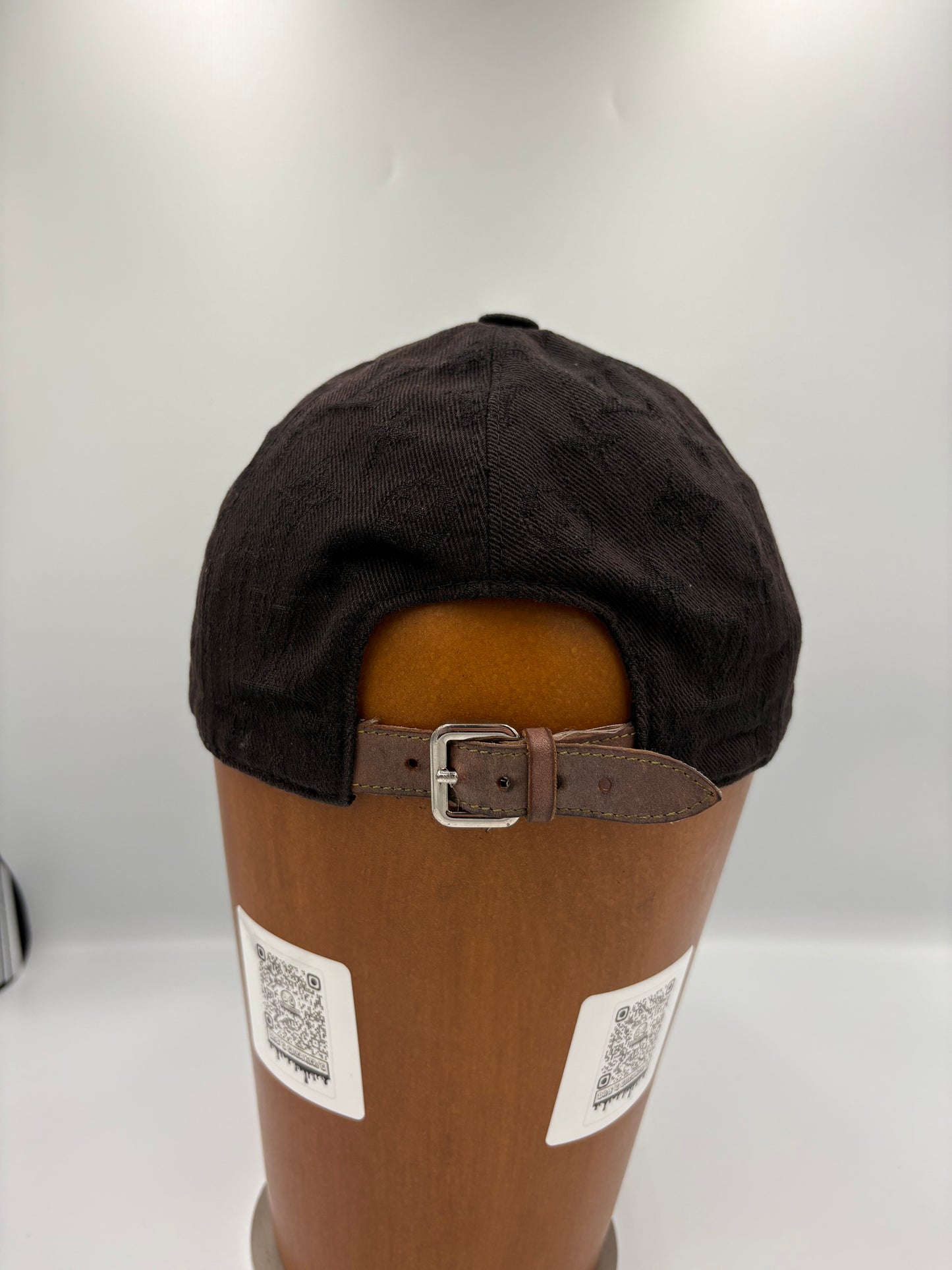 Louie Vuitton monogram Cap