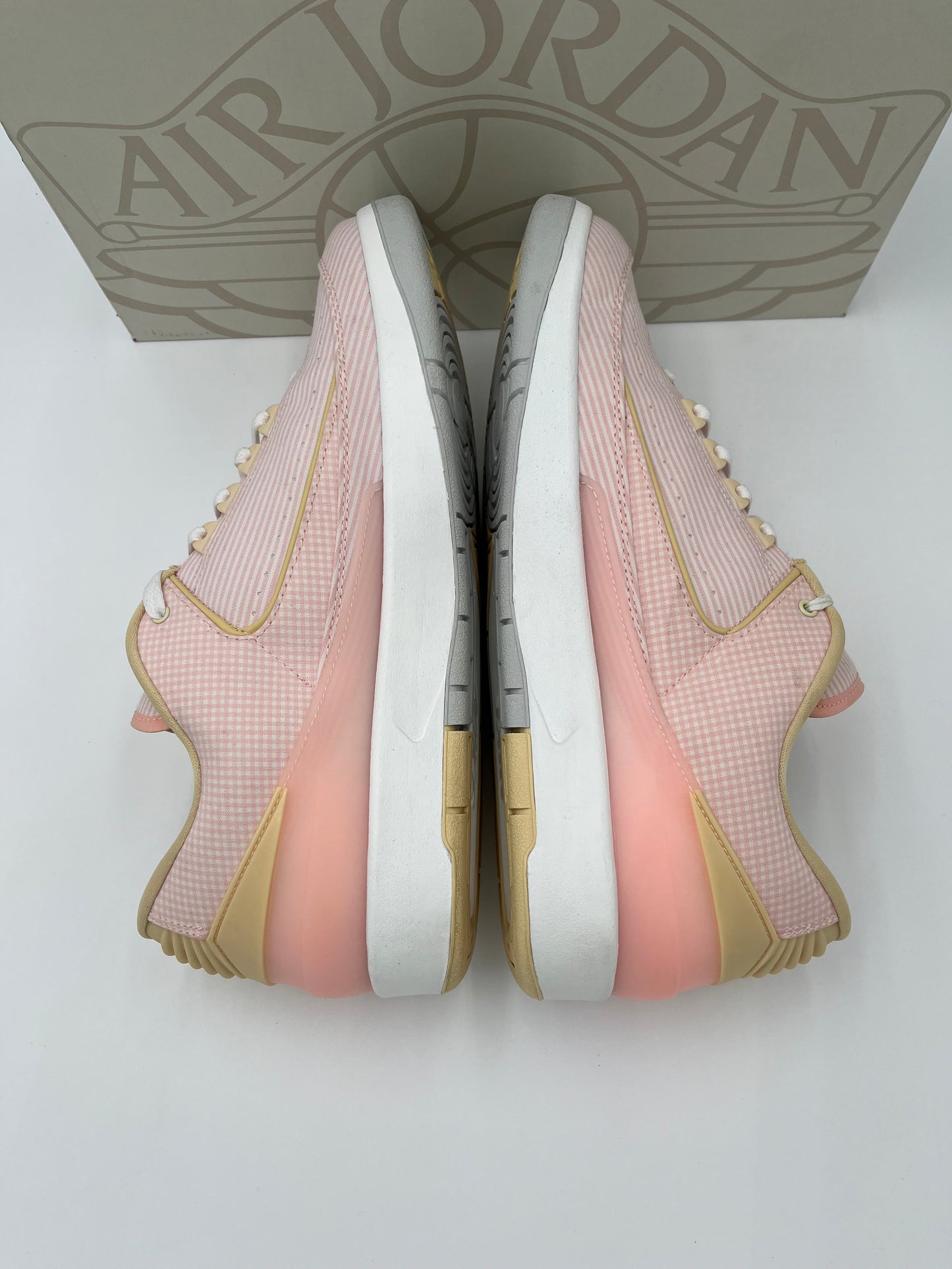 Jordan 2 atmosphere