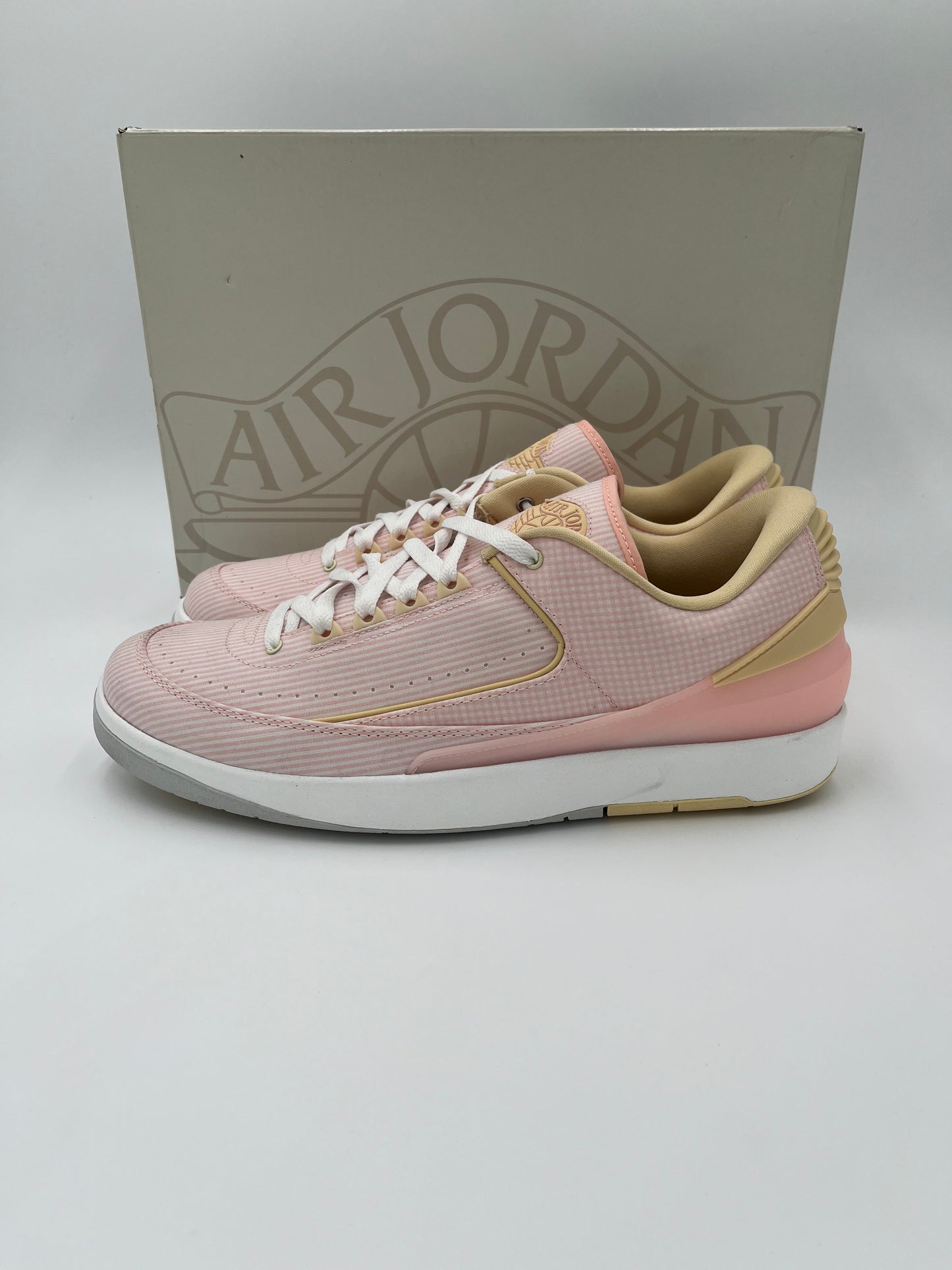 Jordan 2 atmosphere