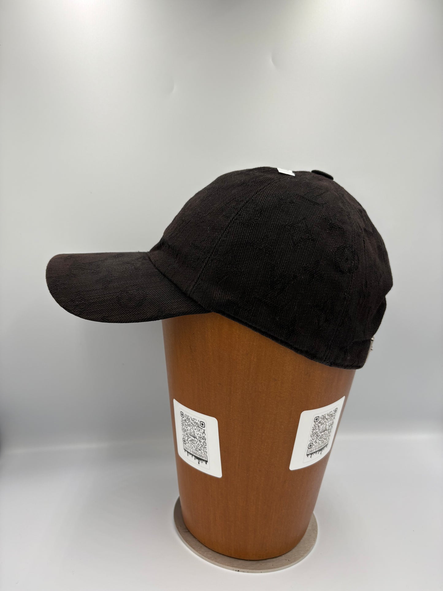 Louie Vuitton monogram Cap
