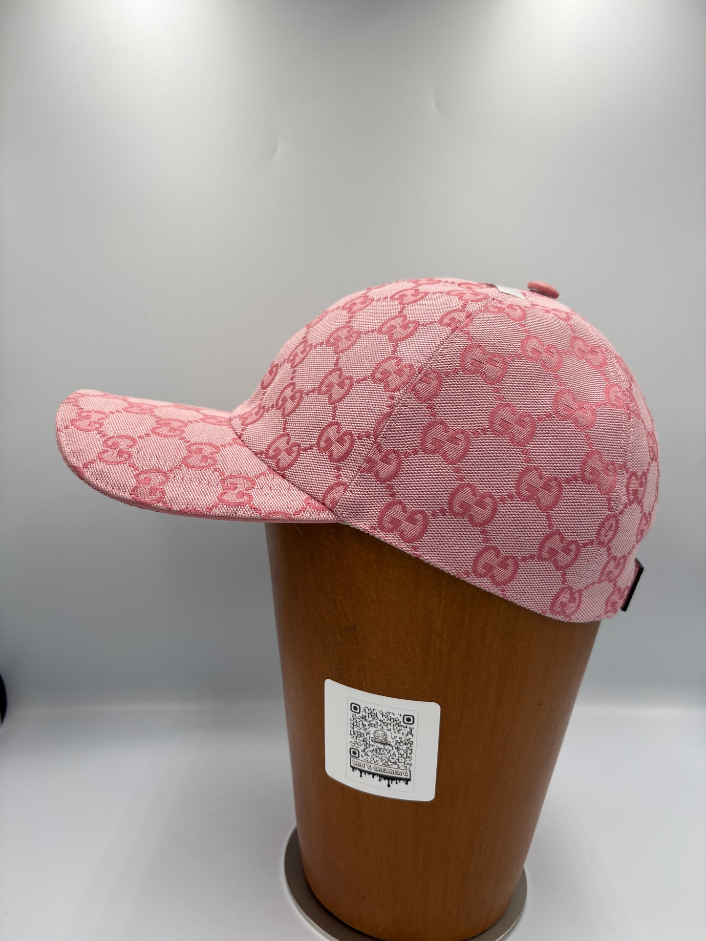 Gucci pink monogram cap
